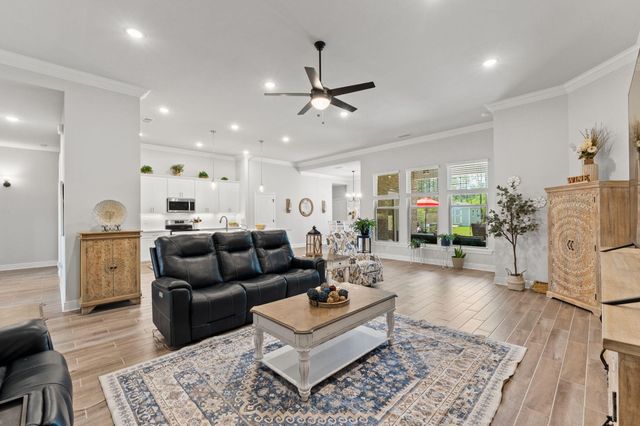 365 Kaleidoscope Cove, Freeport, FL 32439
