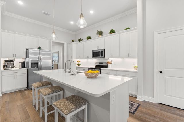 365 Kaleidoscope Cove, Freeport, FL 32439
