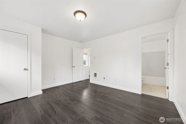 317 SE 3rd Street, South Prairie, WA 98385