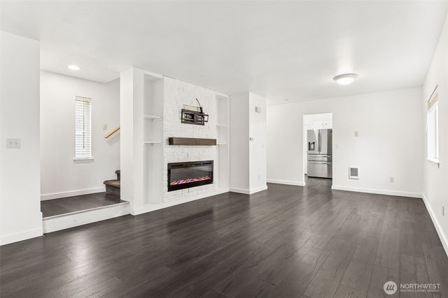 317 SE 3rd Street, South Prairie, WA 98385