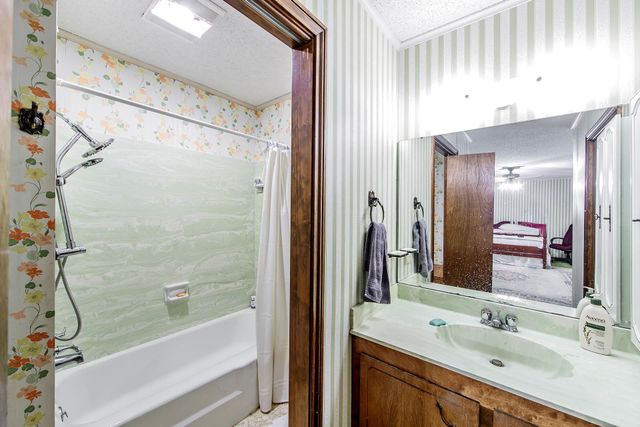 2908 Creole Dr, Houma, LA 70364