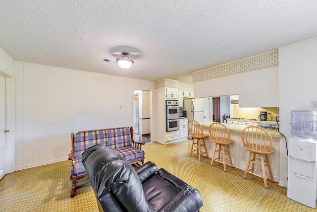 2908 Creole Dr, Houma, LA 70364