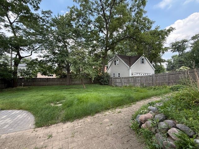 318 S Hale Street, Palatine, IL 60067