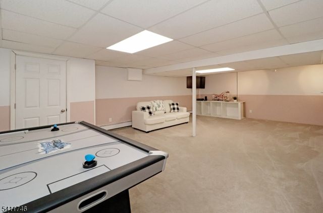 174 Crescent Rd, Florham Park Boro, NJ 07932