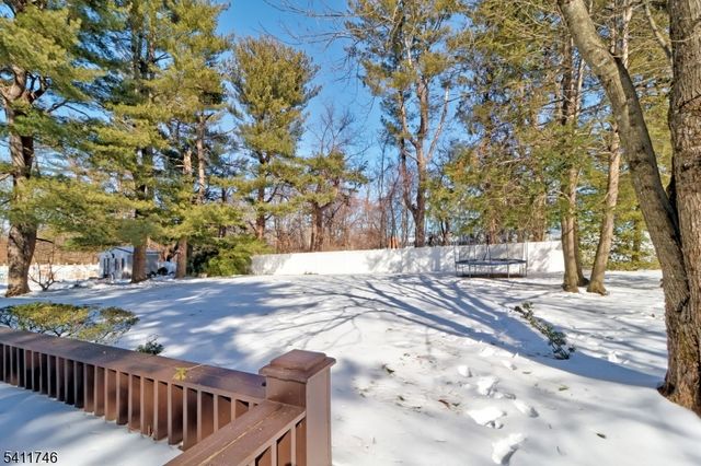 174 Crescent Rd, Florham Park Boro, NJ 07932