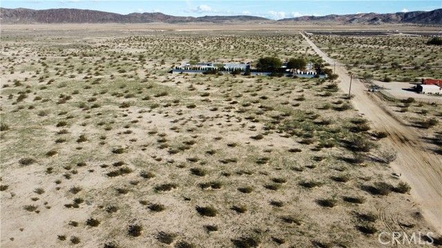 4 Sunflower Road, Joshua Tree, CA 92252