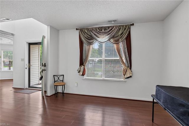 6202 Glenrose DR, Suffolk, VA 23435