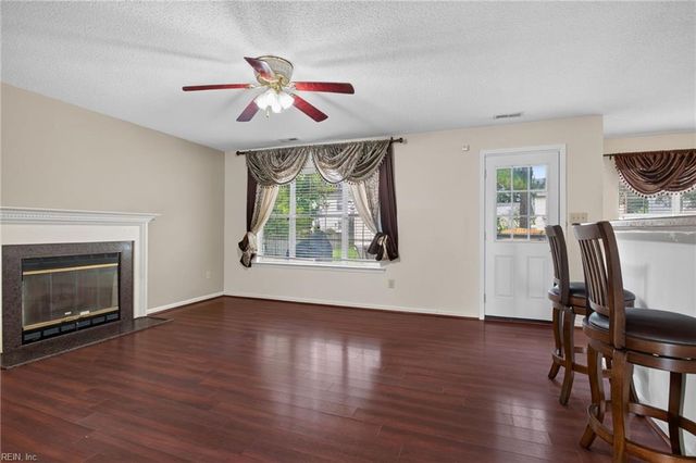 6202 Glenrose DR, Suffolk, VA 23435