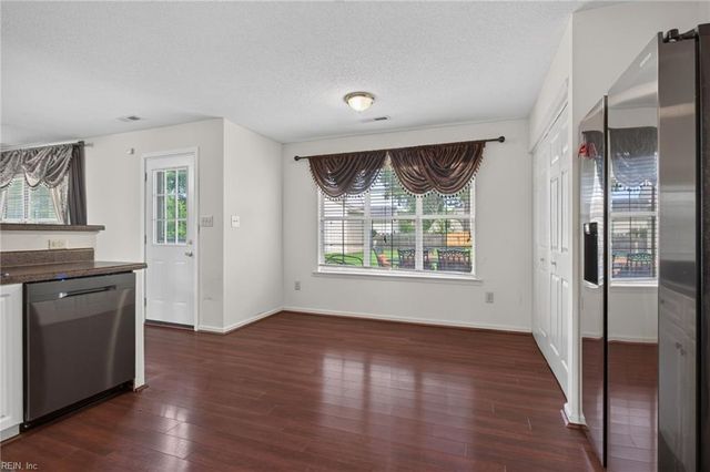 6202 Glenrose DR, Suffolk, VA 23435