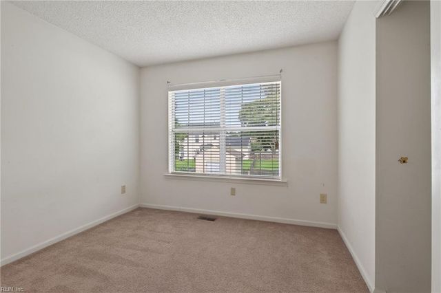 6202 Glenrose DR, Suffolk, VA 23435