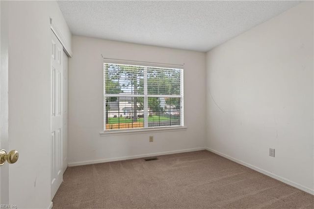 6202 Glenrose DR, Suffolk, VA 23435