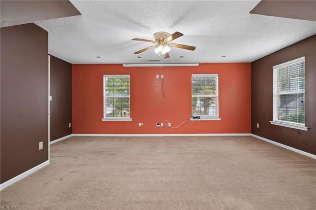6202 Glenrose DR, Suffolk, VA 23435