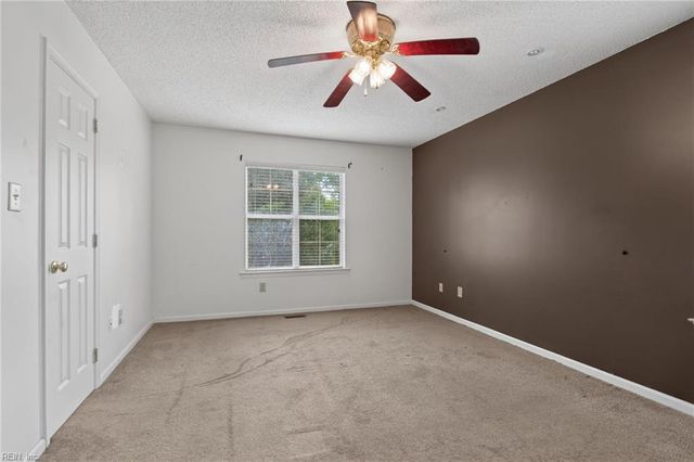 6202 Glenrose DR, Suffolk, VA 23435