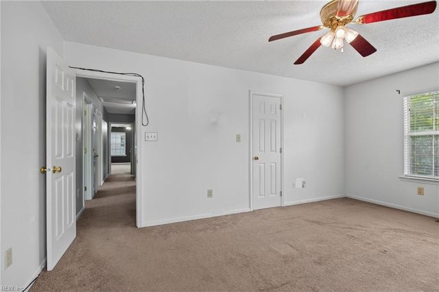 6202 Glenrose DR, Suffolk, VA 23435
