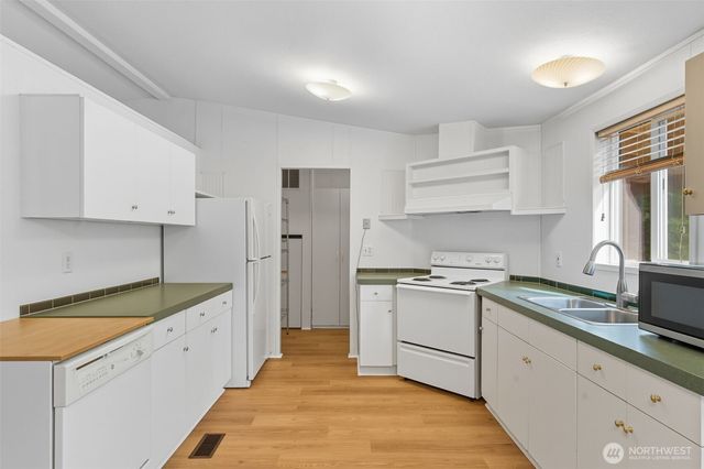 2930 Legend Lane NW, Seabeck, WA 98380