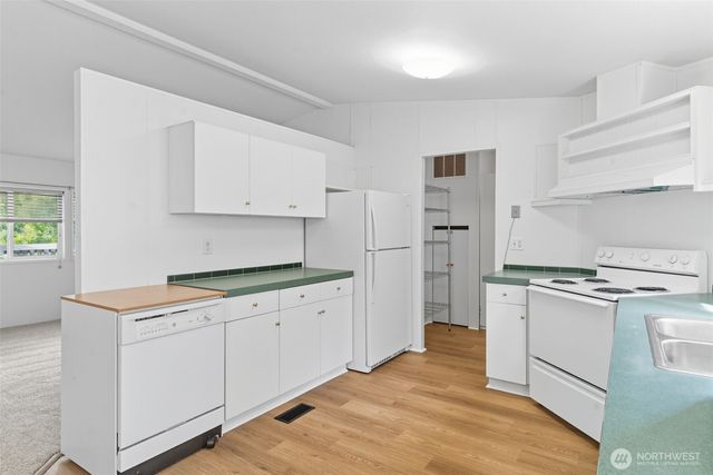 2930 Legend Lane NW, Seabeck, WA 98380