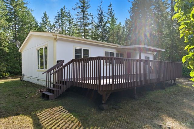 2930 Legend Lane NW, Seabeck, WA 98380