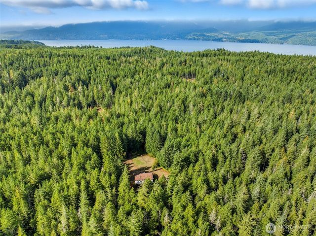 2930 Legend Lane NW, Seabeck, WA 98380