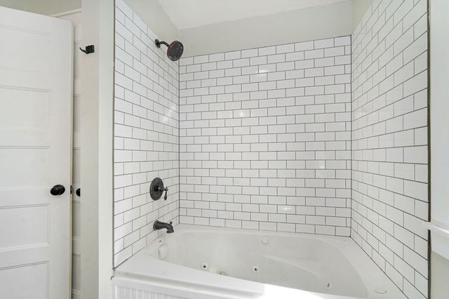 1025 N Market Avenue, Bolivar, MO 65613