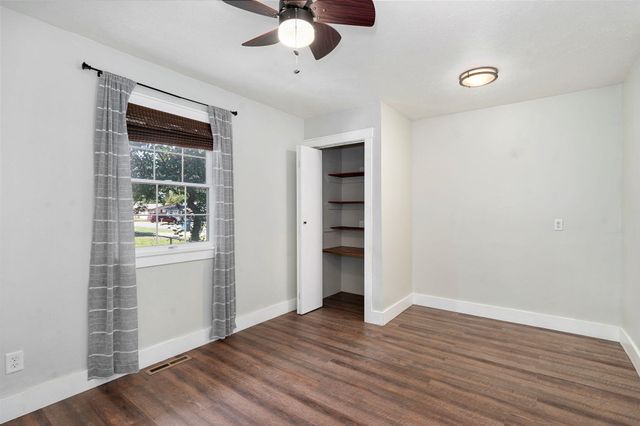 1025 N Market Avenue, Bolivar, MO 65613