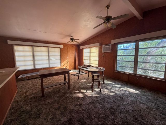 712 Sandy Mountain DR, Llano, TX 78643