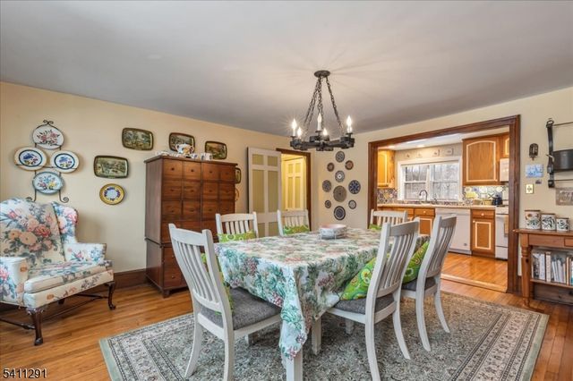 18 Wyckoff Pl, Franklin Twp., NJ 08823