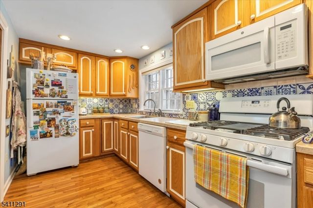 18 Wyckoff Pl, Franklin Twp., NJ 08823