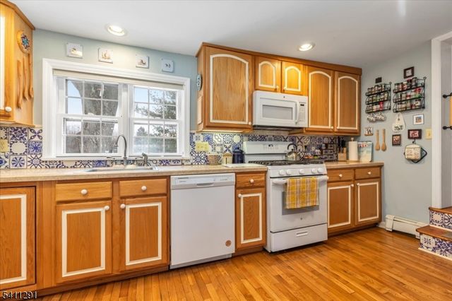 18 Wyckoff Pl, Franklin Twp., NJ 08823