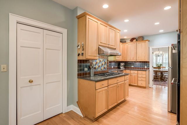 1017 N Grove Avenue, Oak Park, IL 60302