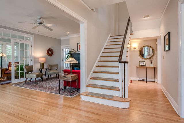 1017 N Grove Avenue, Oak Park, IL 60302