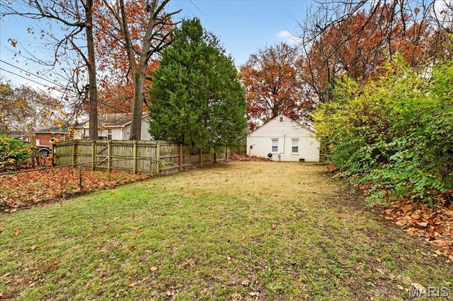 6833 Corbitt Avenue, St Louis, MO 63130