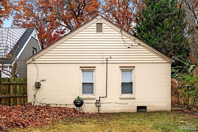 6833 Corbitt Avenue, St Louis, MO 63130