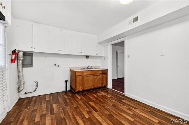 6833 Corbitt Avenue, St Louis, MO 63130