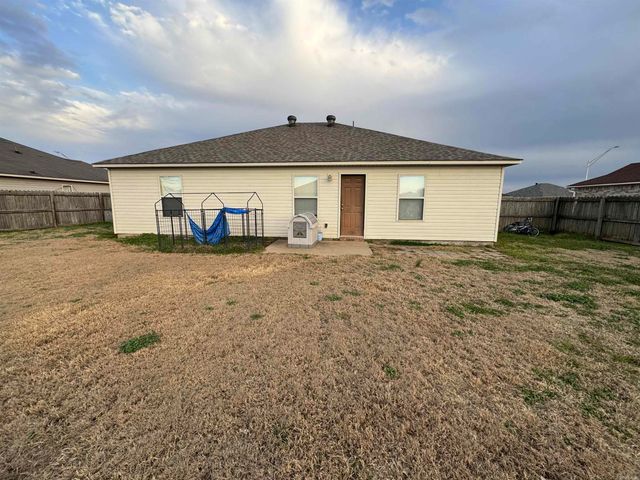 1105 Bittercress Dr, North Little Rock, AR 72117