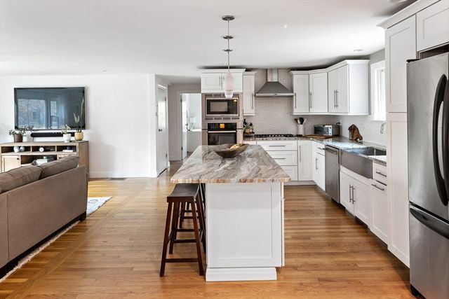 122 Trull Rd, Tewksbury, MA 01876