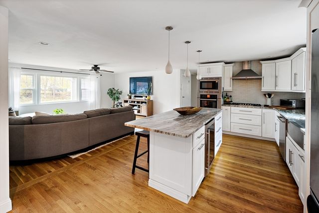 122 Trull Rd, Tewksbury, MA 01876