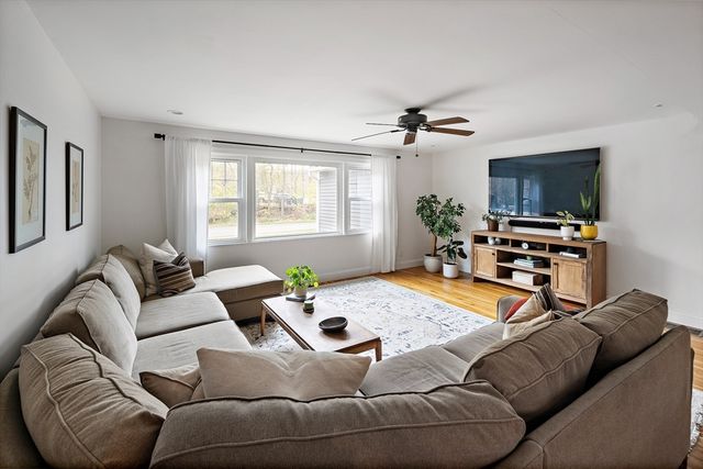 122 Trull Rd, Tewksbury, MA 01876