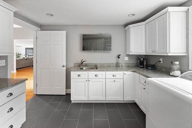 122 Trull Rd, Tewksbury, MA 01876