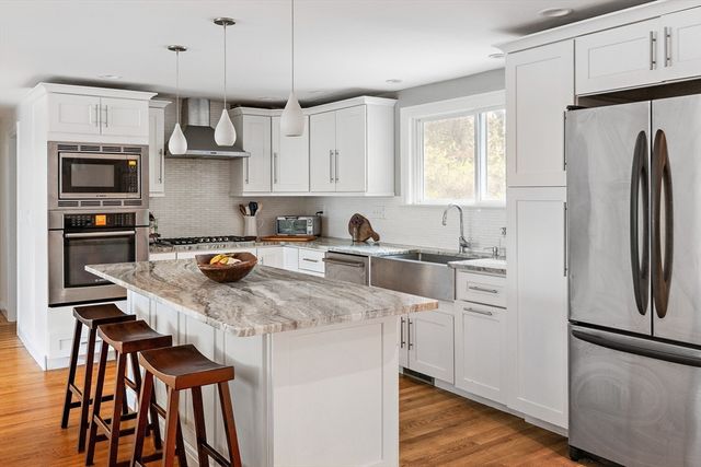 122 Trull Rd, Tewksbury, MA 01876
