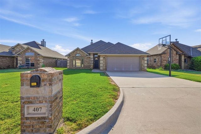 407 NW Granite Avenue, Cache, OK 73527