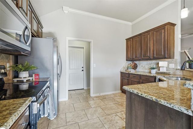 407 NW Granite Avenue, Cache, OK 73527