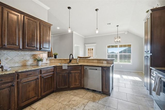 407 NW Granite Avenue, Cache, OK 73527