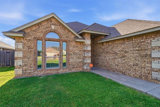407 NW Granite Avenue, Cache, OK 73527