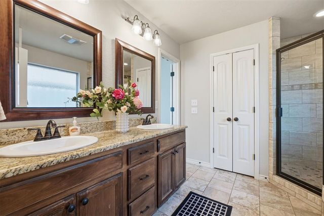 407 NW Granite Avenue, Cache, OK 73527