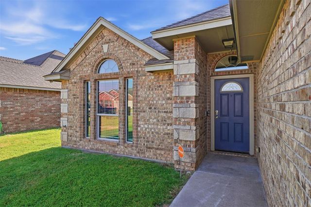 407 NW Granite Avenue, Cache, OK 73527