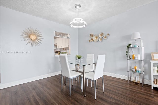 427 Golden Isles Dr 11H, Hallandale Beach, FL 33009