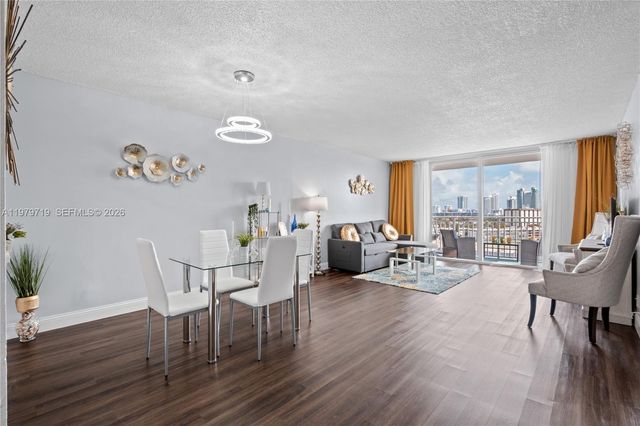 427 Golden Isles Dr 11H, Hallandale Beach, FL 33009