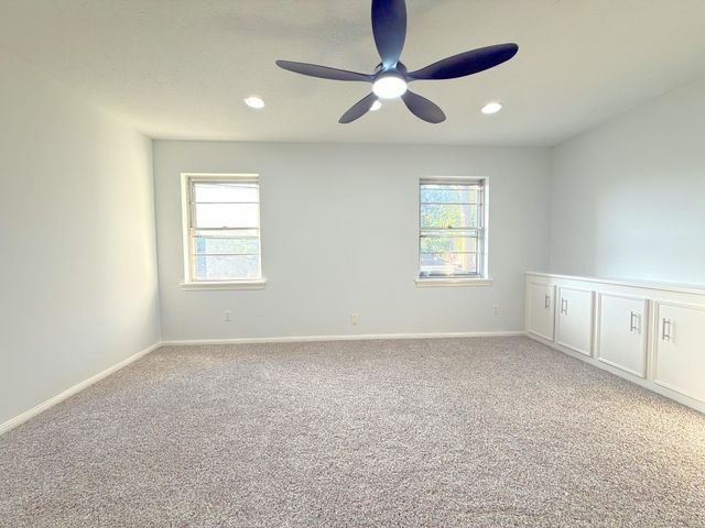 5926 Queensgate Drive, Houston, TX 77066
