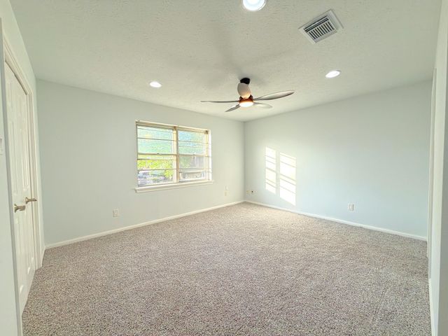 5926 Queensgate Drive, Houston, TX 77066