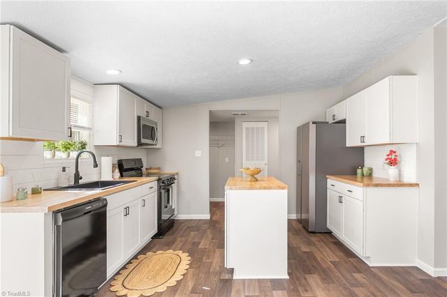 7761 Old 421 Road, Liberty, NC 27298